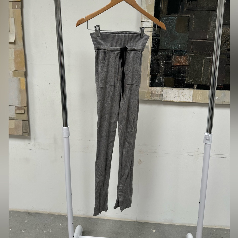 Lululemon gray ribbed sweatpants soft & stretchy snap bottoms for flare bootcut